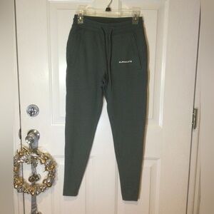 ALPHALETE Women’s Essential Core Jogger
Size Small